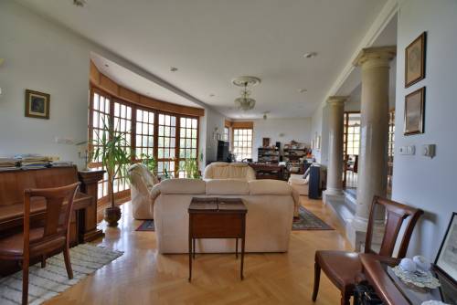 For sale family house 009