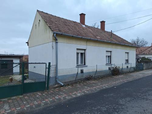 For sale family house 002