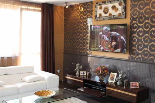 A great multi-storey family house is for sale 003