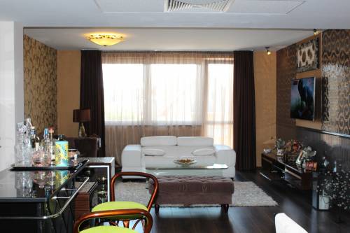 A great multi-storey family house is for sale 005