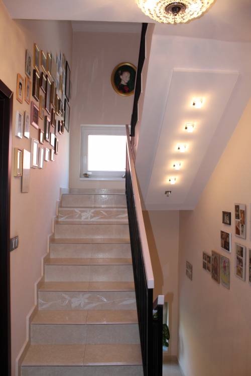 A great multi-storey family house is for sale 009