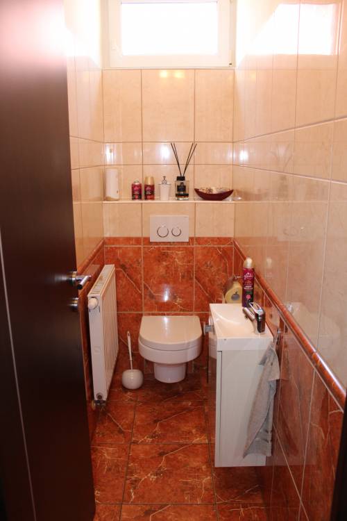 A great multi-storey family house is for sale 014